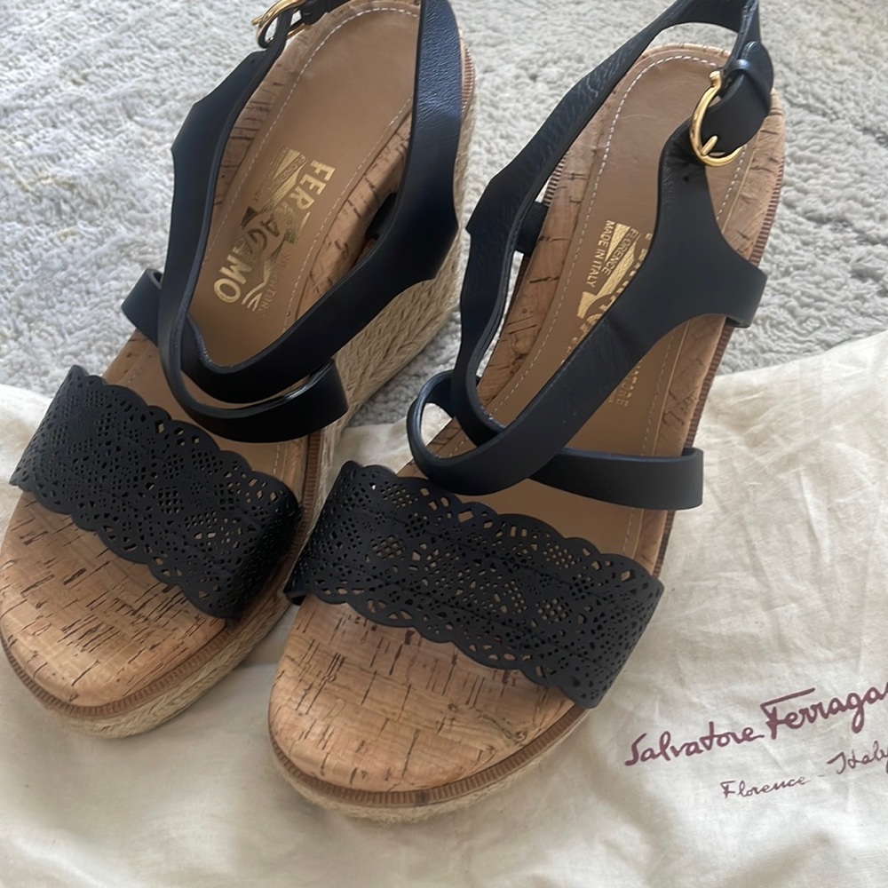 Salvatore Ferragamo wedges black neutral sz 8